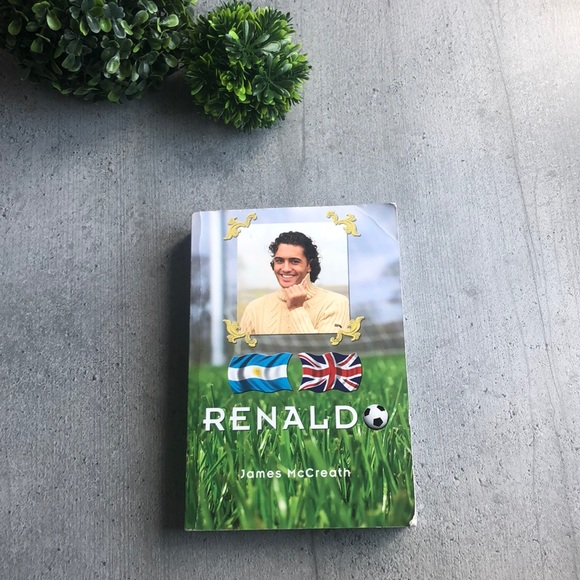 Renaldo soccer Argentina Britain book - Picture 1 of 3